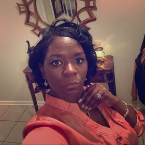 Meet your Posher, Ebony